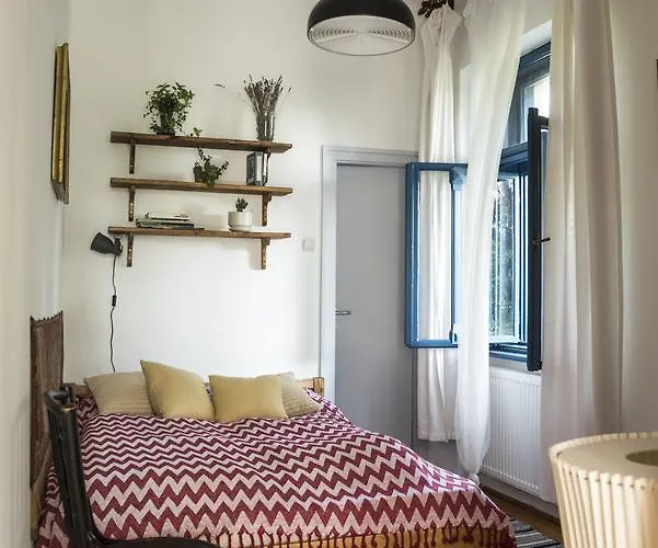 Liget Vendeghaz Pensionat *